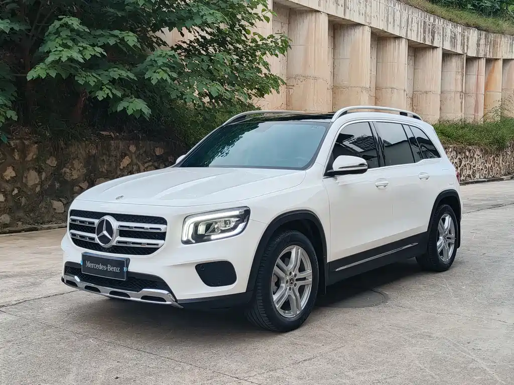 MERCEDES-BENZ GLB