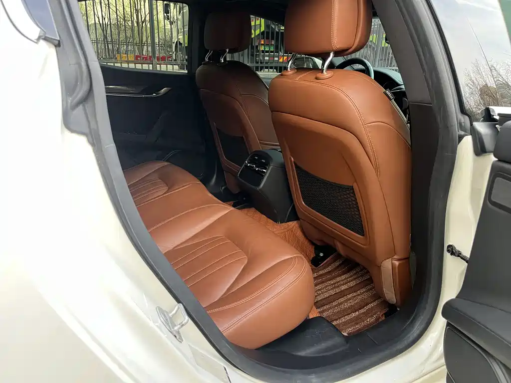 Maserati Ghibli — миниатюра 10