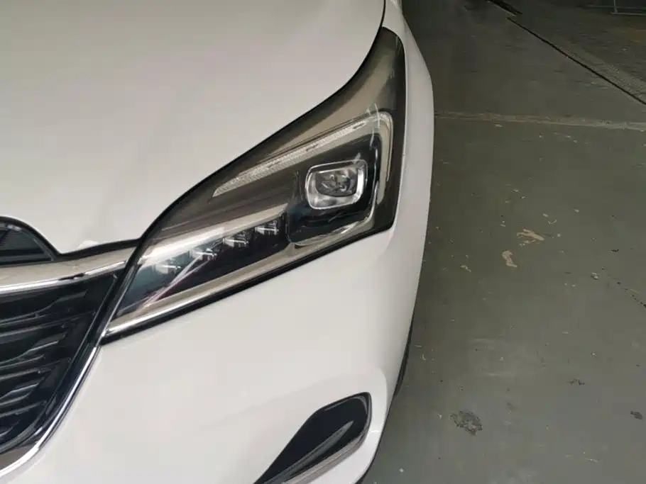 Buick Envision Plus — миниатюра 5