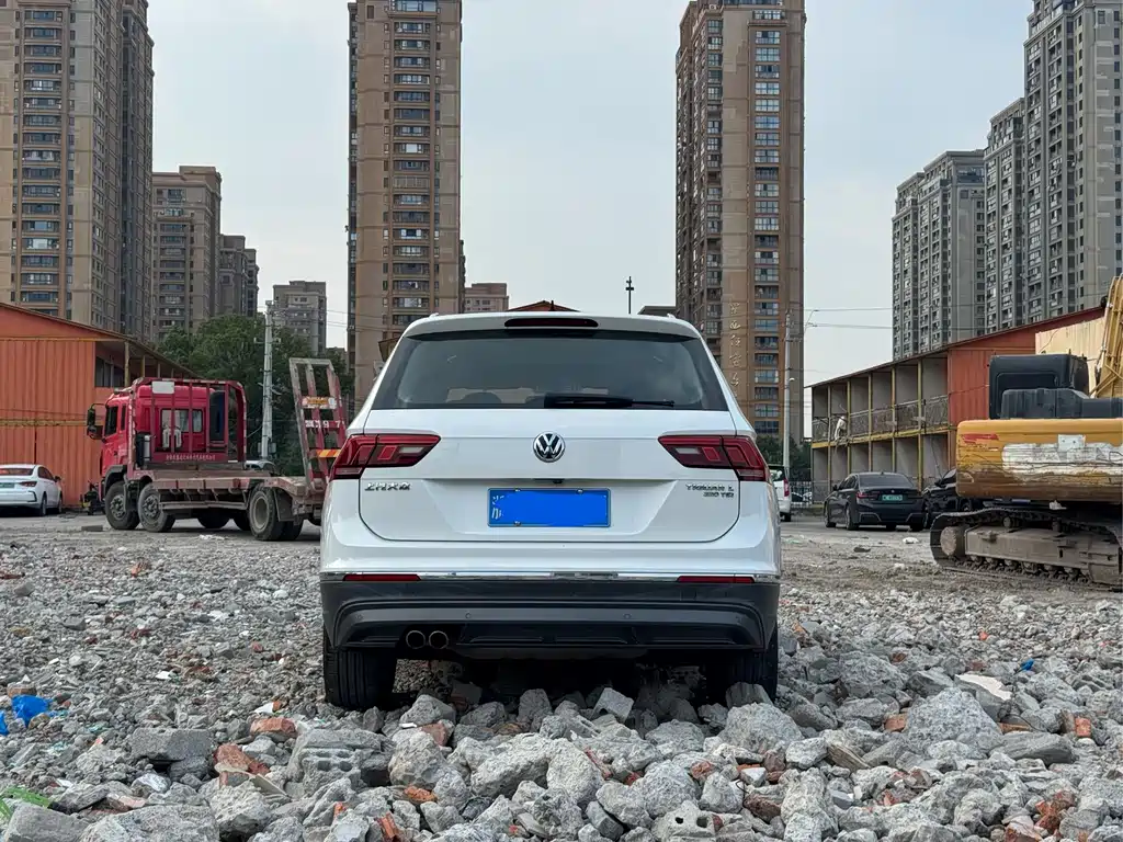 Volkswagen Tiguan L — миниатюра 12
