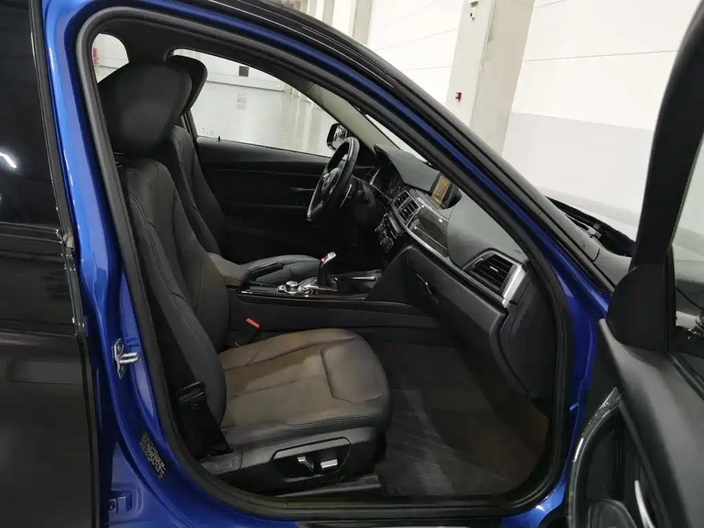 BMW 3 Series — миниатюра 23