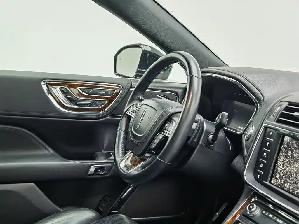 Lincoln Continental — миниатюра 22