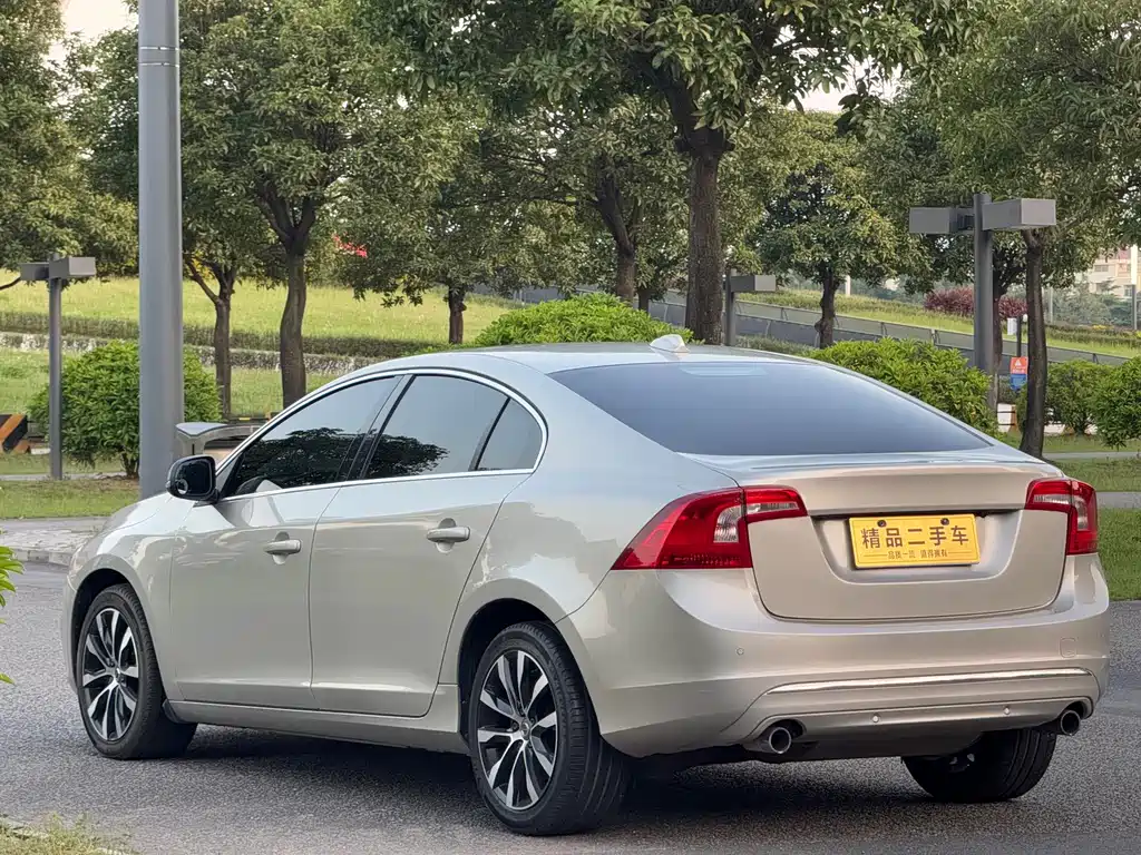Volvo S60 — миниатюра 19