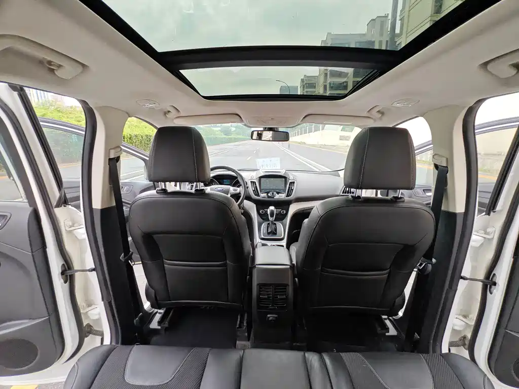 Ford Kuga — миниатюра 17
