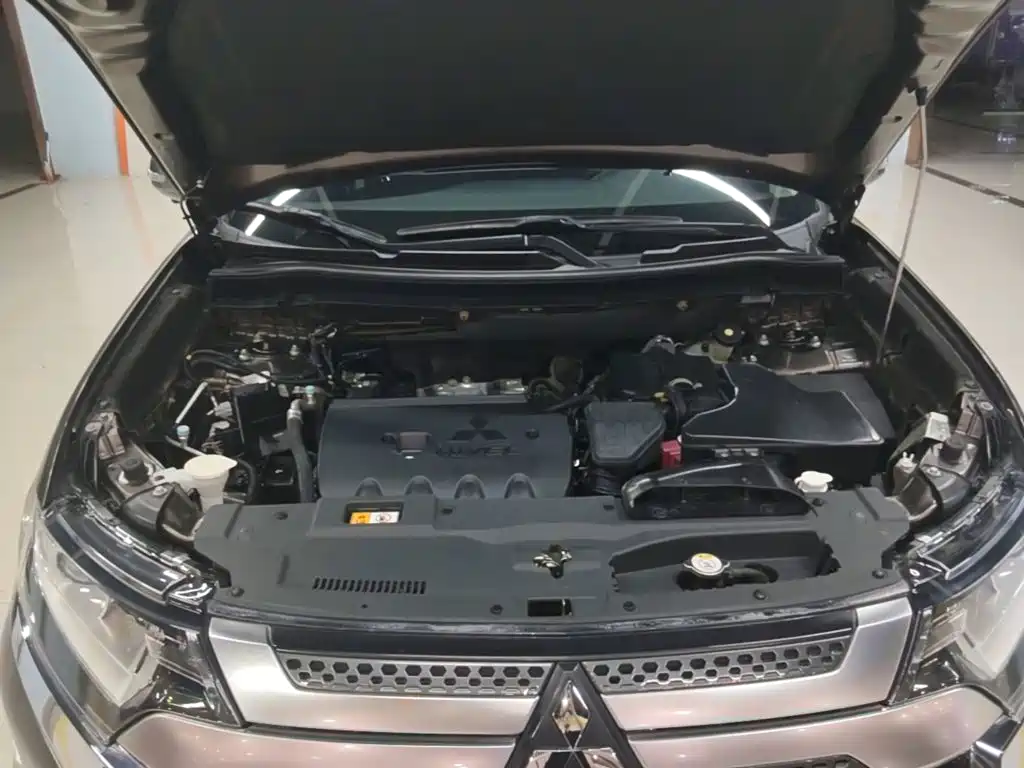 Mitsubishi Outlander — миниатюра 20
