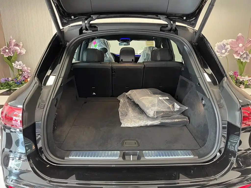 Mercedes-Benz EQS SUV — миниатюра 13