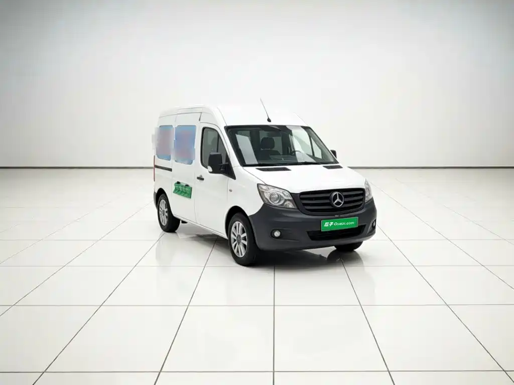 Wuling Yangguang — миниатюра 3