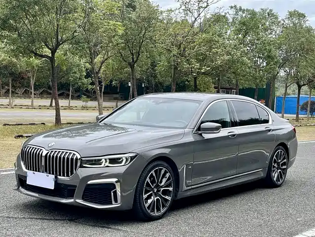 BMW 7 SERIES
