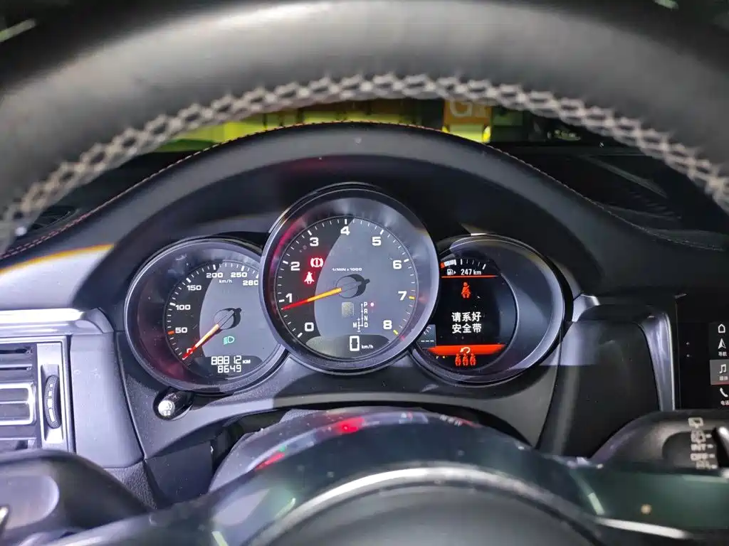 Porsche Macan — миниатюра 12