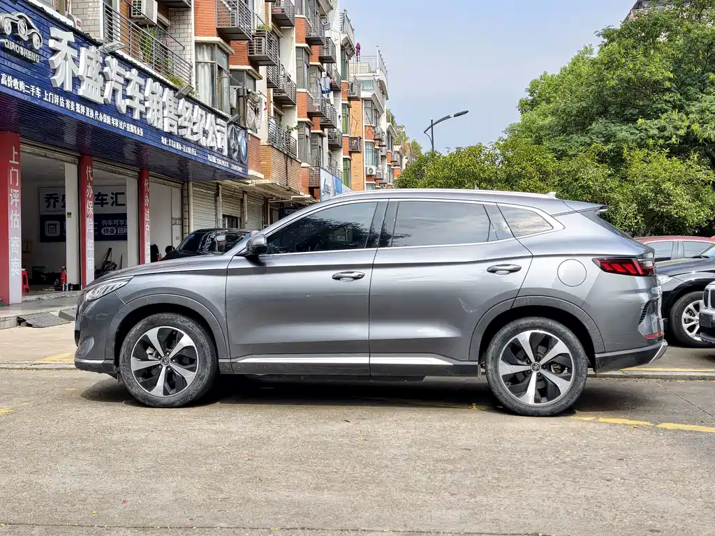 BYD PLUS New Energy — миниатюра 2