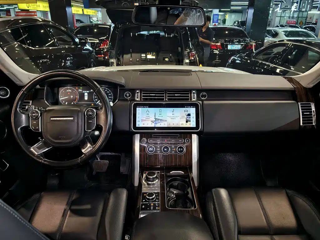 Land Rover Range Rover — миниатюра 10
