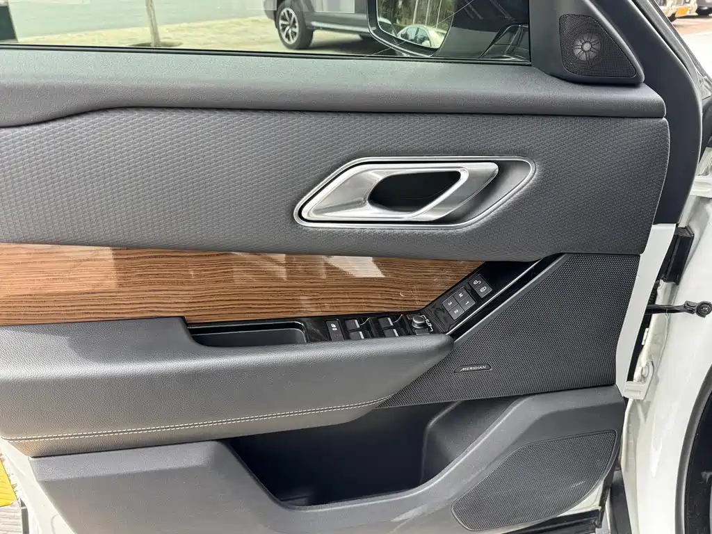 Land Rover Velar — миниатюра 7