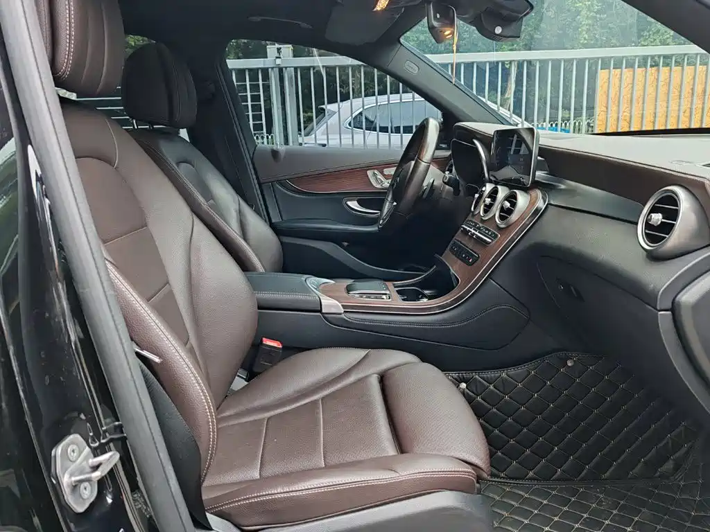 Mercedes-Benz GLC — миниатюра 12