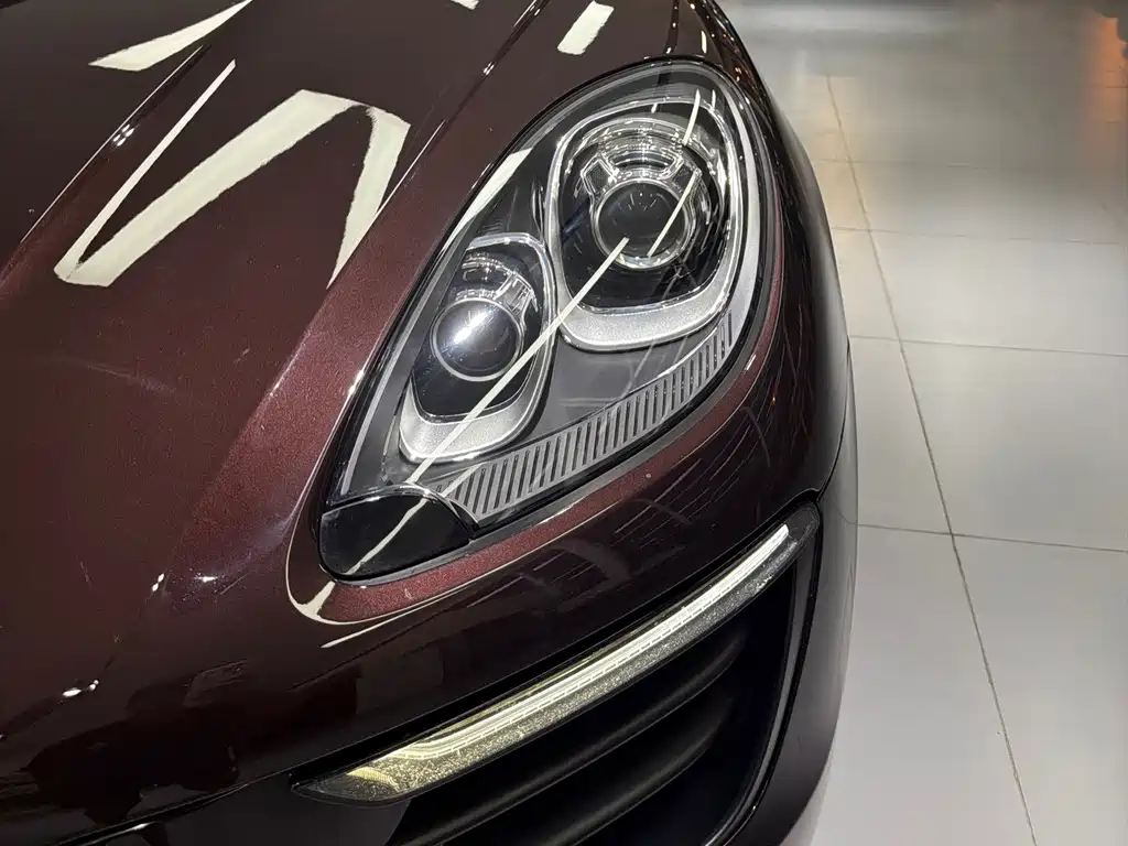 Porsche Macan — миниатюра 14