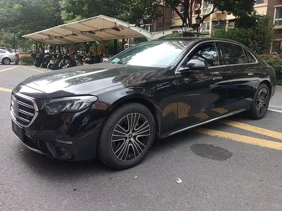 奔驰E级 2026款 改款 E 260 L 经典版 2026