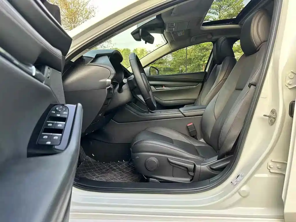 Mazda 3 Axela — миниатюра 4