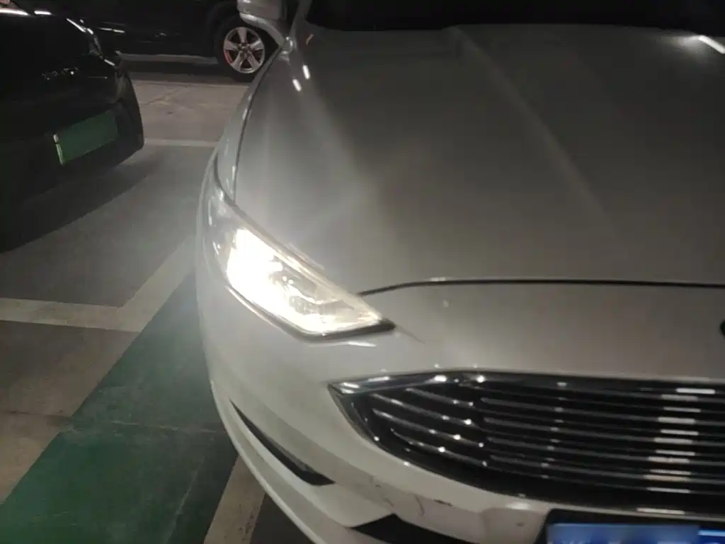 Ford Mondeo — миниатюра 25