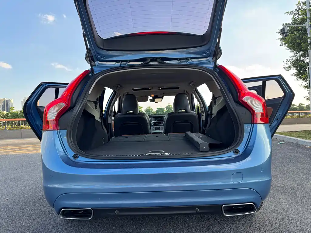Volvo V60 — миниатюра 23