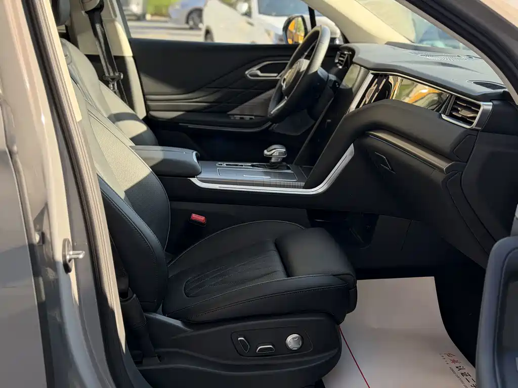 Hongqi Hongqi HS7 PHEV — миниатюра 5