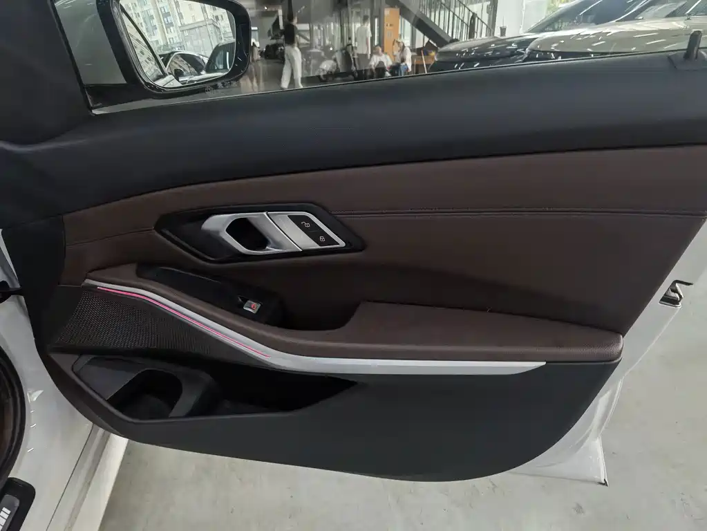 BMW 3 Series — миниатюра 19