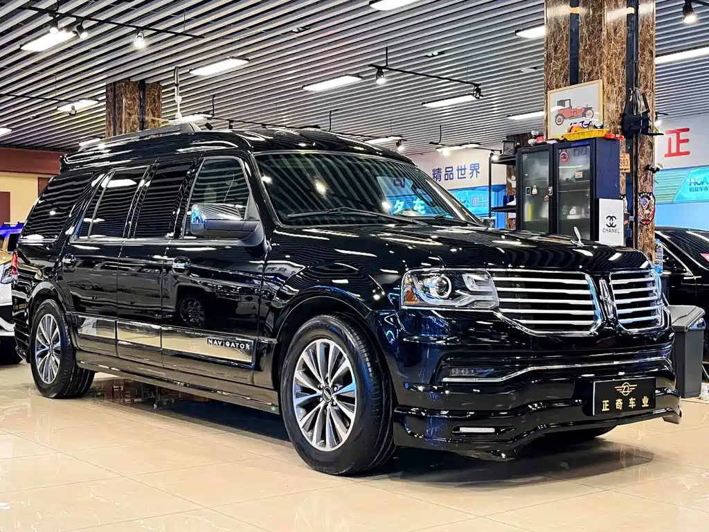 Lincoln Navigator