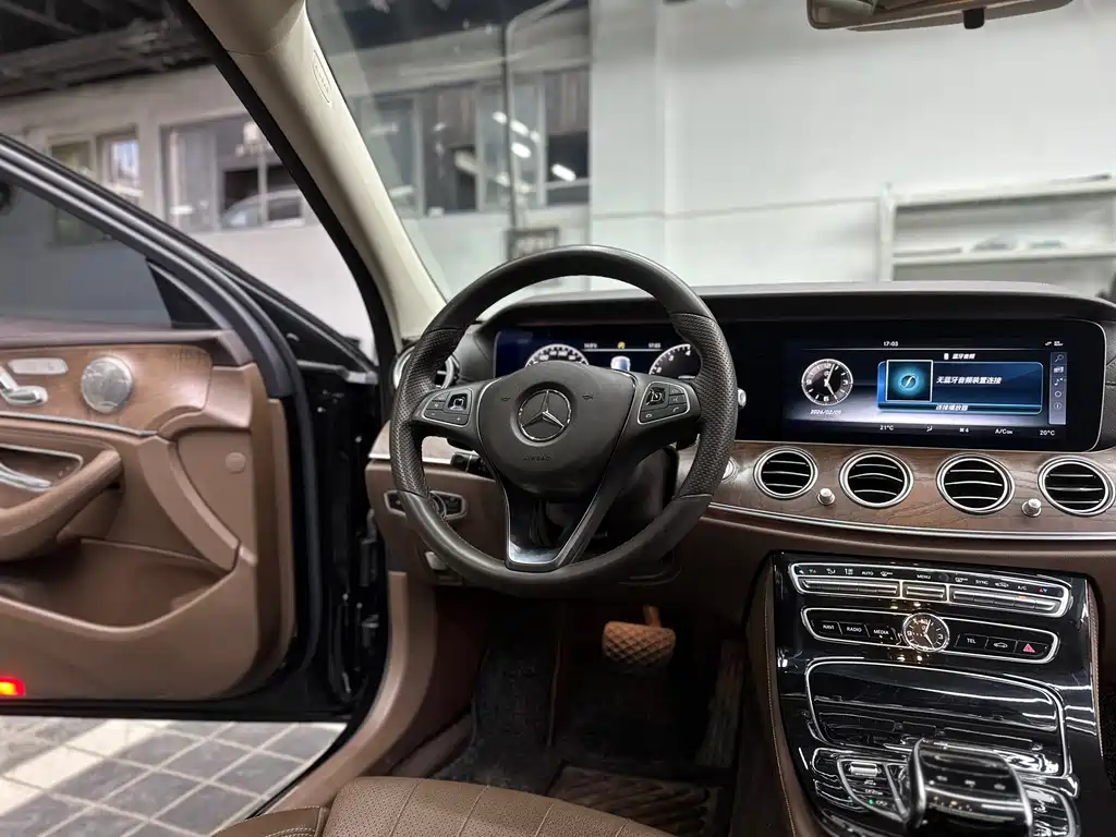 MERCEDES-BENZ E CLASS