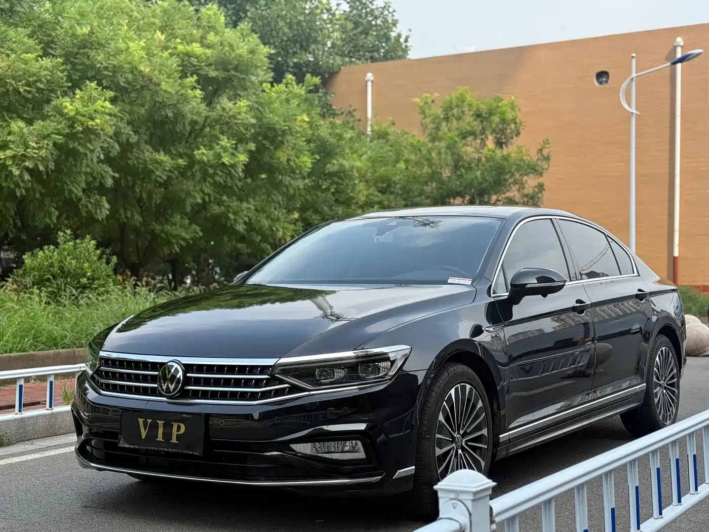 迈腾 2023款 200万辆纪念版 330TSI DSG豪华型 2024