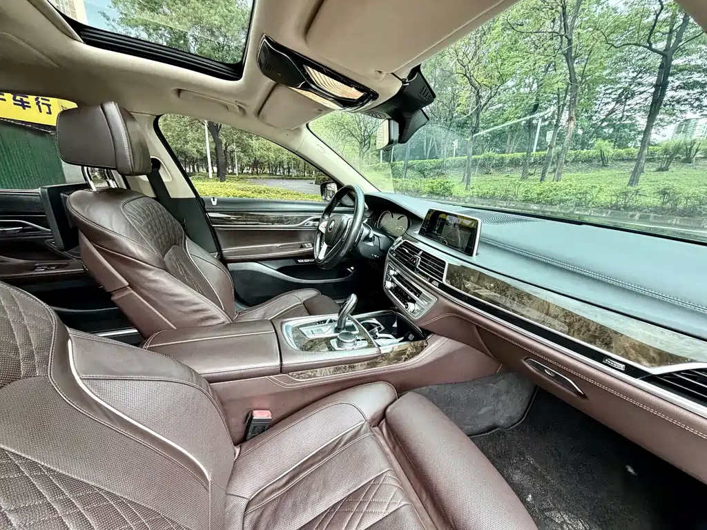 BMW 7 Series 7 2016 740Li Lead
