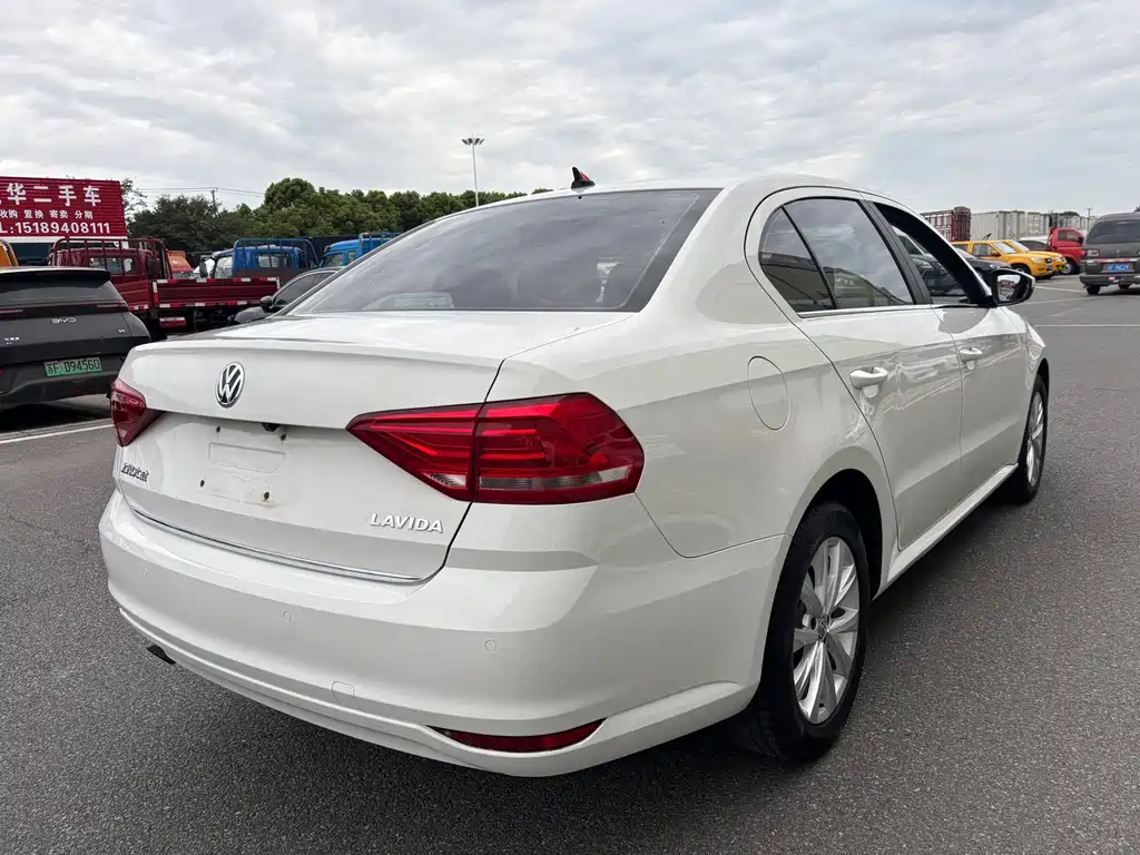 Volkswagen Lavida — миниатюра 8