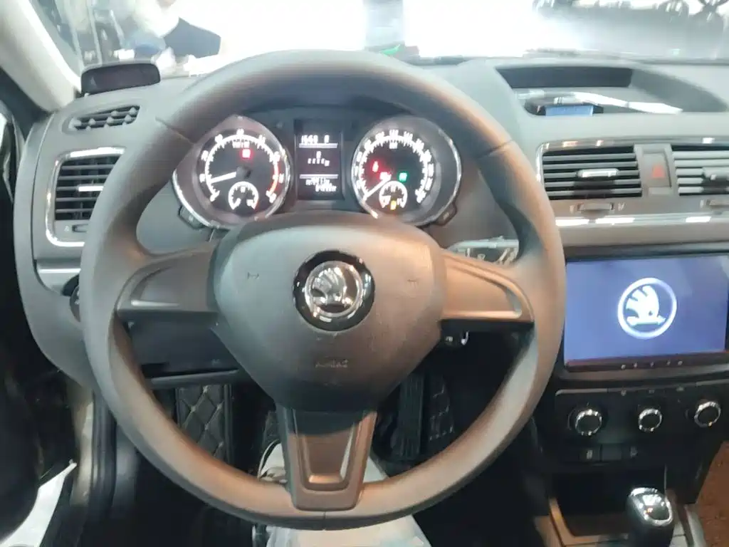 Skoda Yeti — миниатюра 11