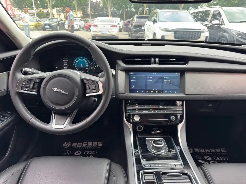 Jaguar XFL — миниатюра 13