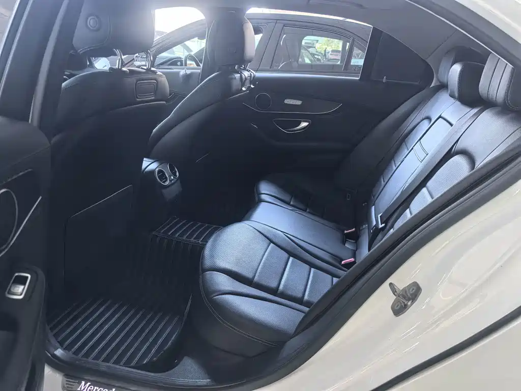 Mercedes-Benz C-Class — миниатюра 5