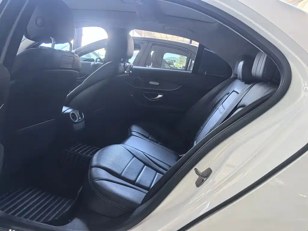 Mercedes-Benz C-Class — миниатюра 14
