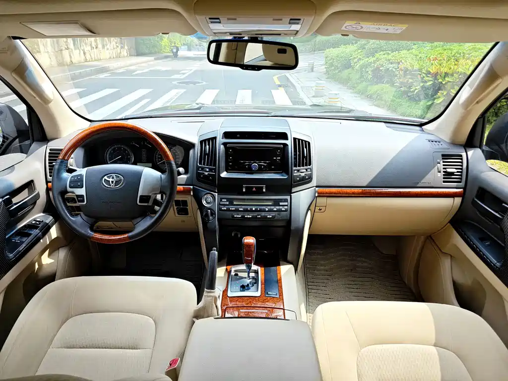 Toyota Land Cruiser — миниатюра 6