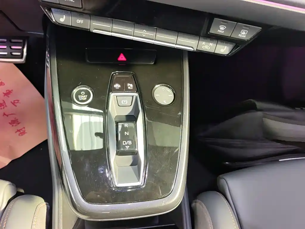 Audi Q4 e-tron — миниатюра 14