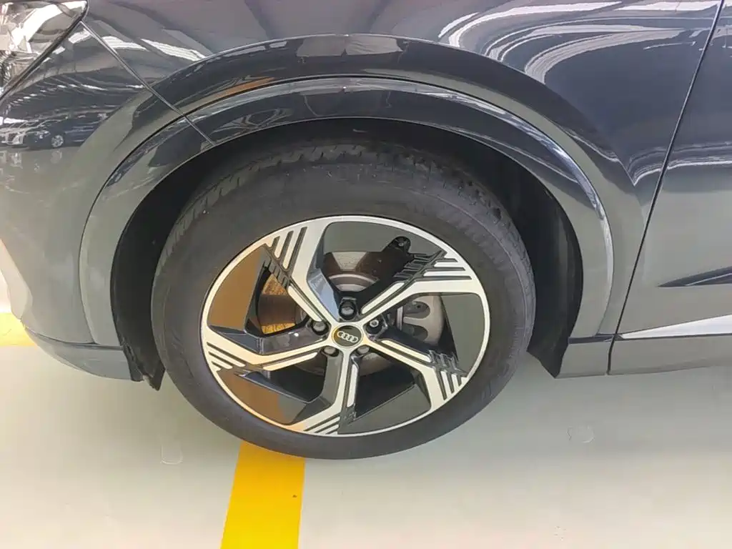 Audi Q4 e-tron — миниатюра 23