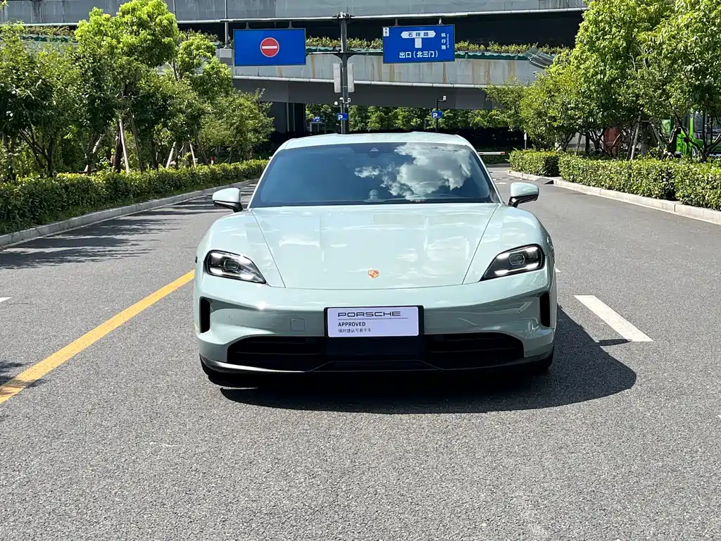 Porsche Taycan — миниатюра 2