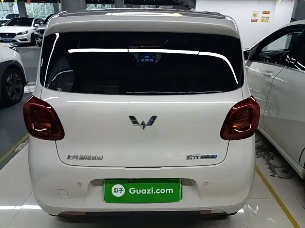 Wuling MINIEV — миниатюра 6