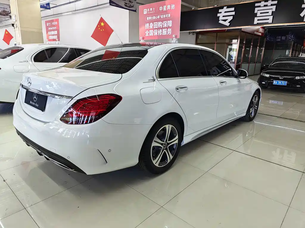 Mercedes-Benz C-Class — миниатюра 6