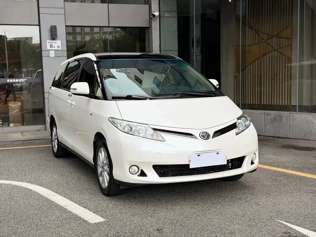 Toyota Previa — миниатюра 3