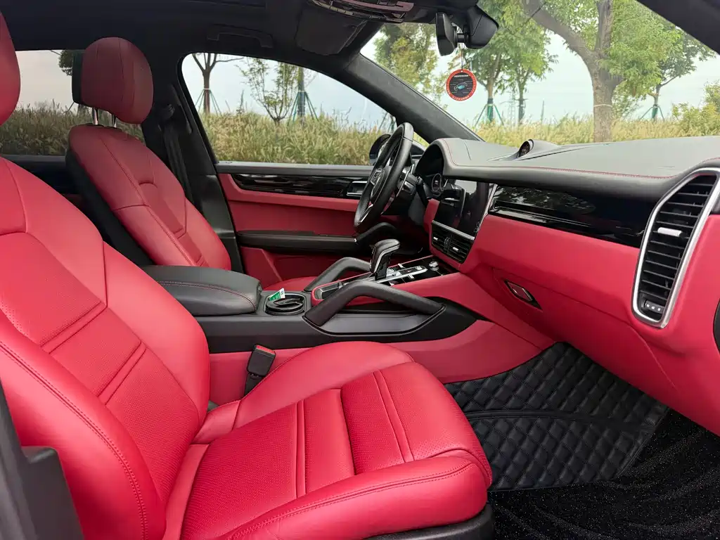 Porsche Cayenne — миниатюра 10
