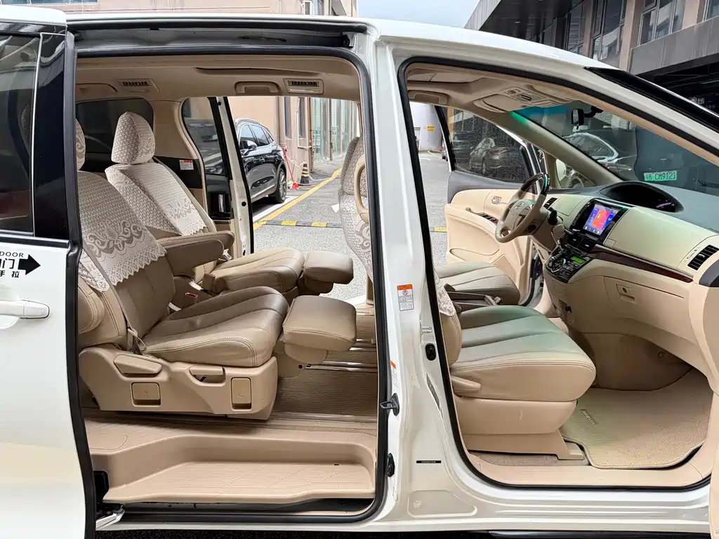 Toyota Previa — миниатюра 15