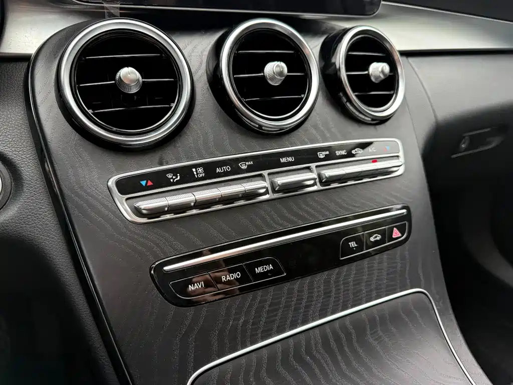 Mercedes-Benz C-Class — миниатюра 11