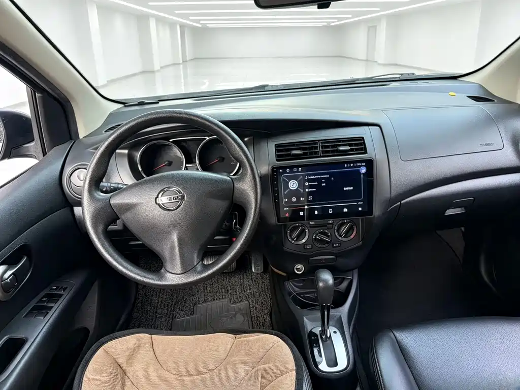 Nissan Livina — миниатюра 6