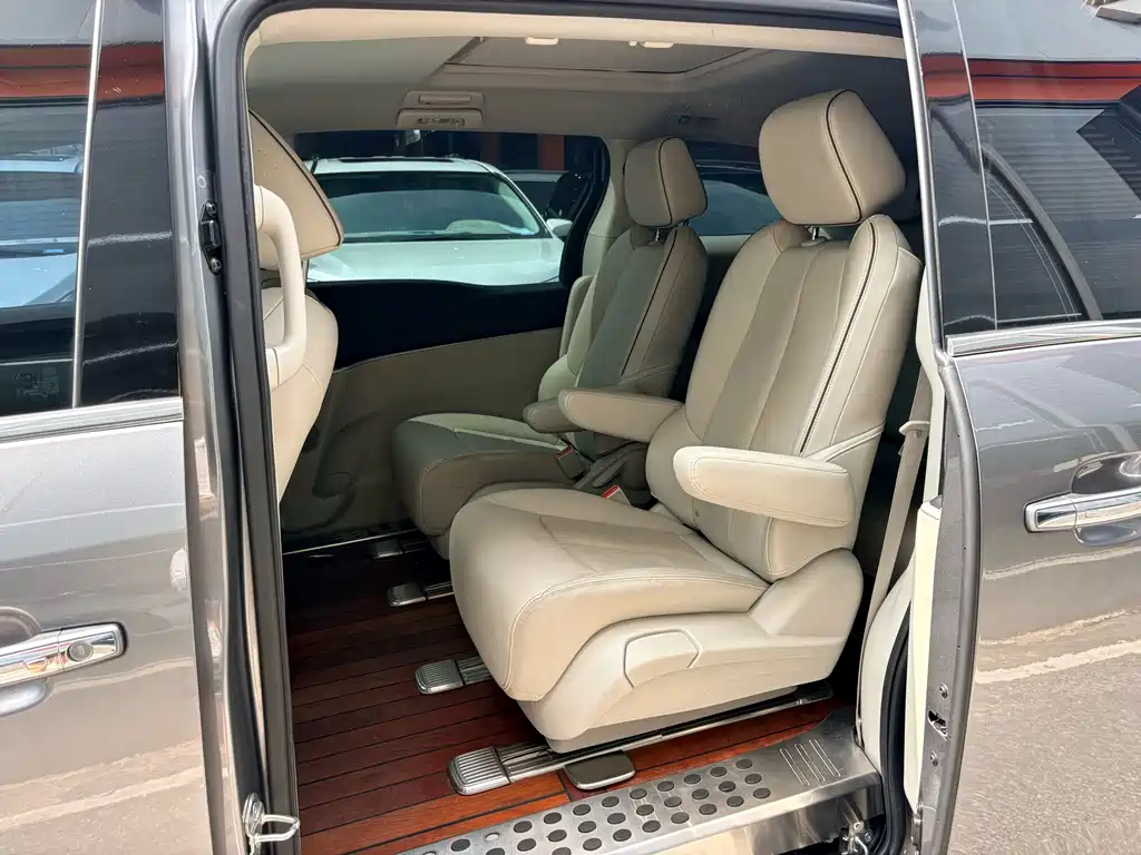 Buick GL8 — миниатюра 8