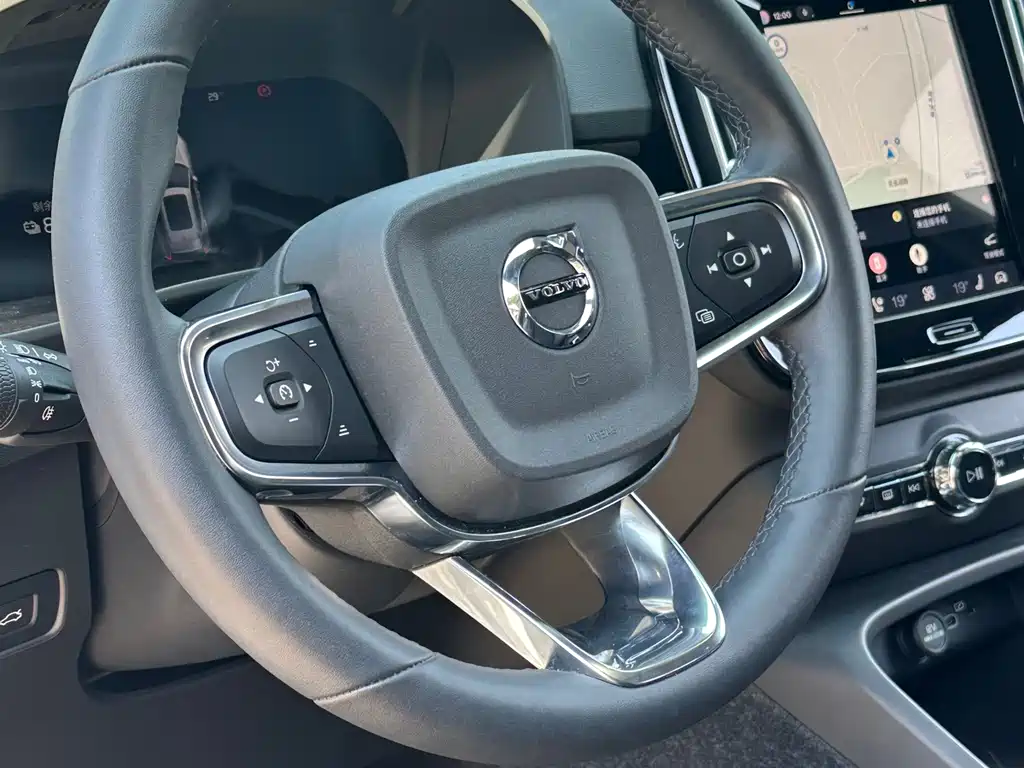 Volvo XC40 NEV — миниатюра 7