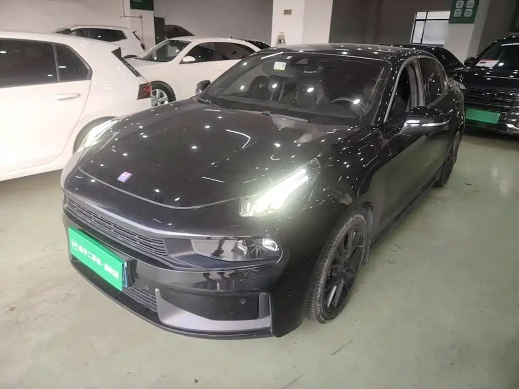 Lynk & Co 03