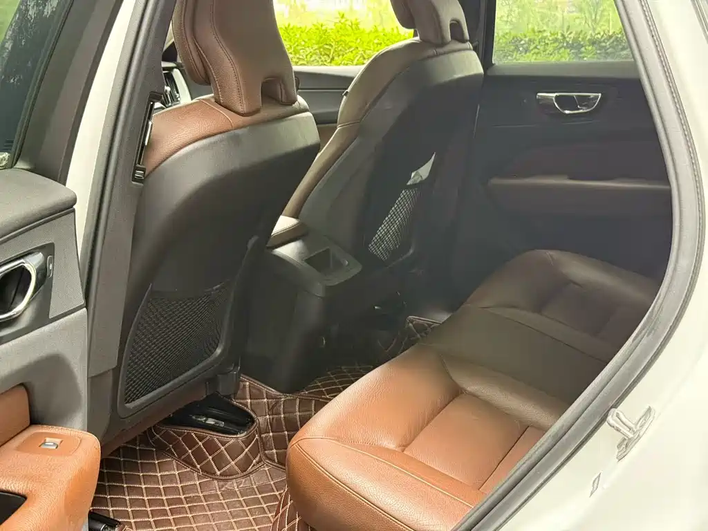 Volvo XC60 — миниатюра 5