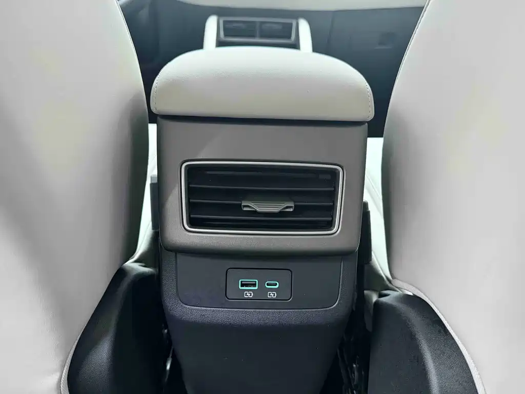 BYD Yuan UP — миниатюра 14