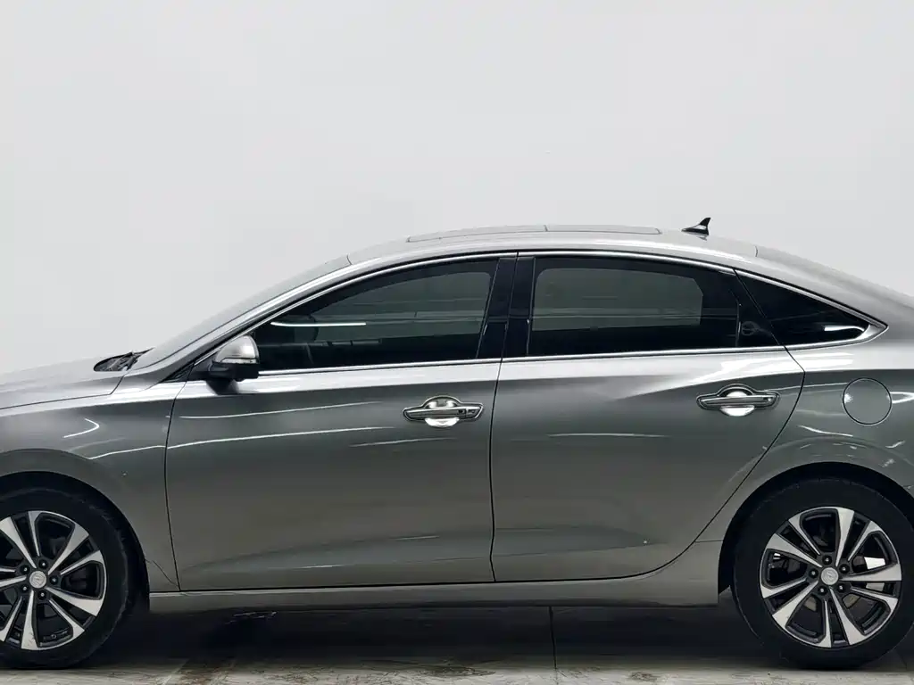 Changan Eado — миниатюра 7